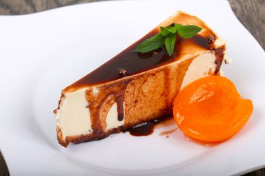 Çikolata ile lezzetli peynirli kek