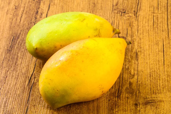 Sweet mango fruit — Stock Photo, Image