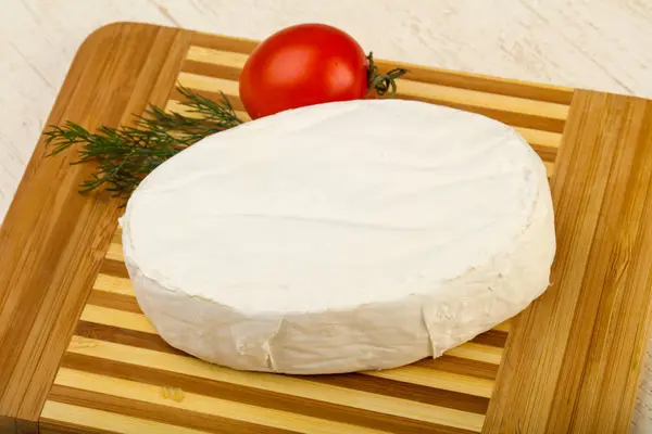 Ínyenc Camembert sajt — Stock Fotó