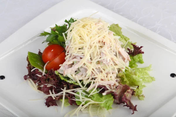 Salat mit Schinken und Parmesan — Stockfoto