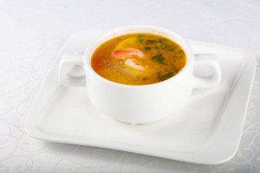 Baharatlı karides çorbası