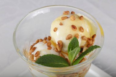 Sedir fıstıklı dondurma 