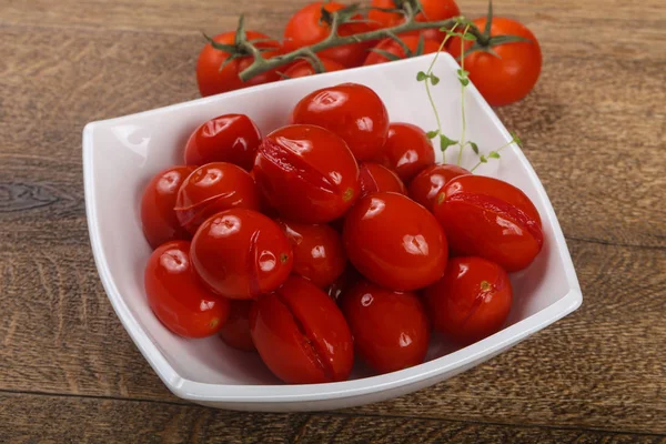 Tomates cerises marinées — Photo