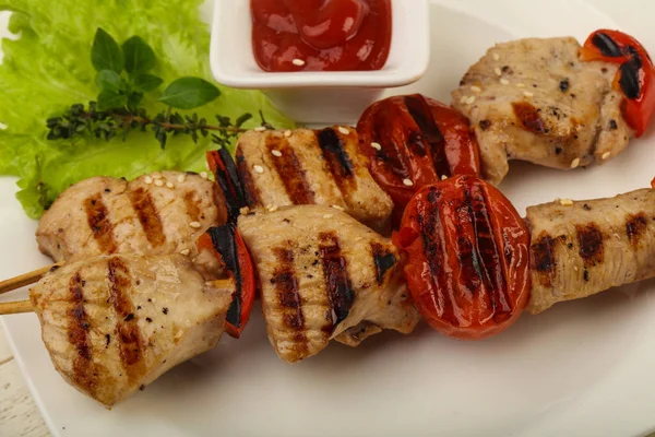 Grilled turkey skewers — Stock Photo, Image