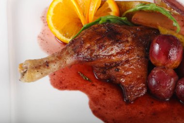 Kızarmış ördek bacak