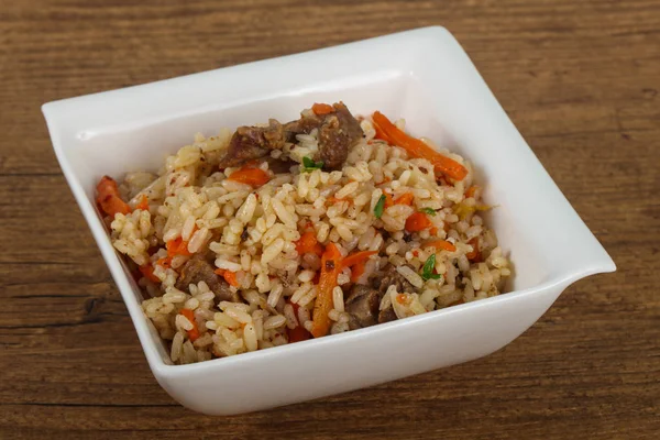 Pilaf con carne y zanahoria —  Fotos de Stock