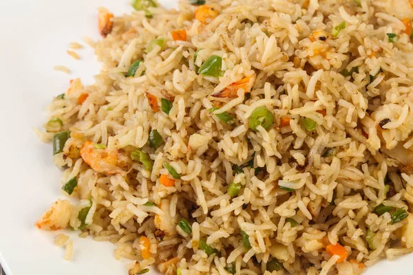 Karides ile kızarmış pirinç