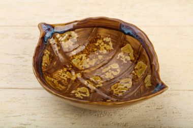 boş kahverengi kase