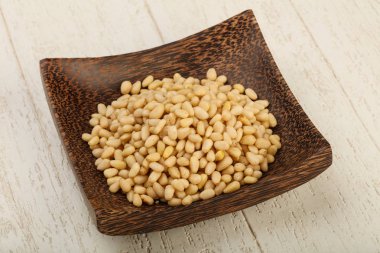 kabın içinde sedir fındık