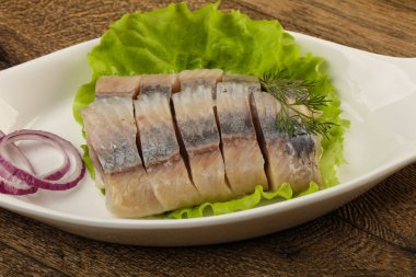 Dilimlenmiş ringa balığı filetosu