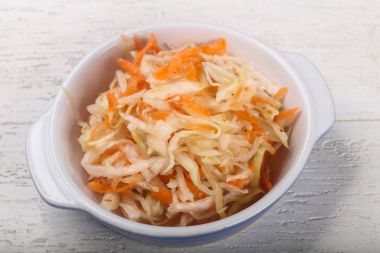 Çiğ lahana turşusu