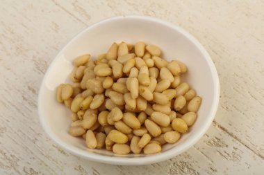 kabın içinde sedir fındık