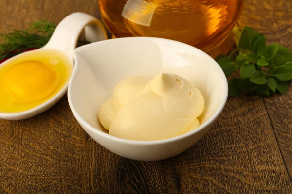 Yumurta ve yağ mayonez 