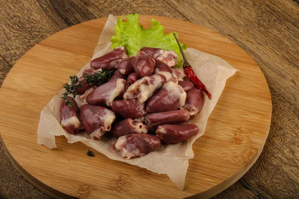 Raw chicken hearts — Stock Photo, Image