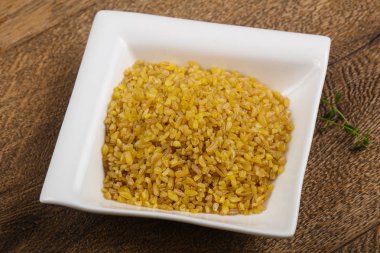 Kabın içinde ham bulgur