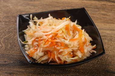 Çiğ lahana turşusu