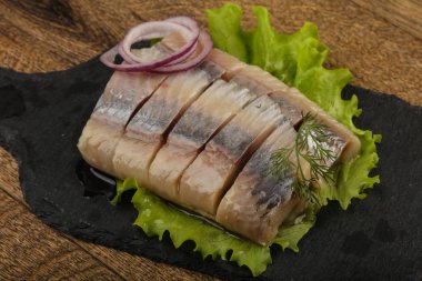 Dilimlenmiş ringa balığı filetosu