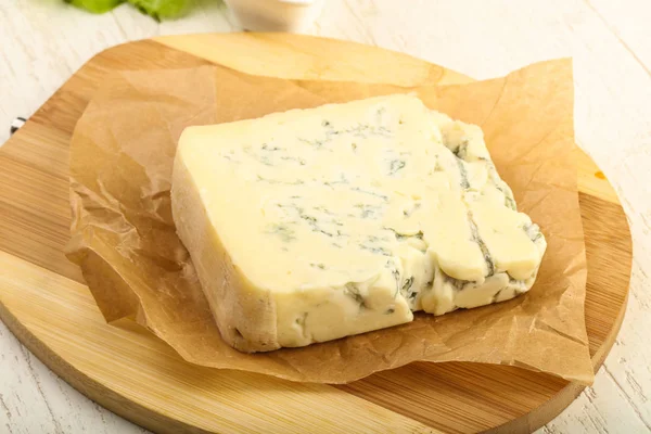 Fatia de queijo Gorgonzola — Fotografia de Stock