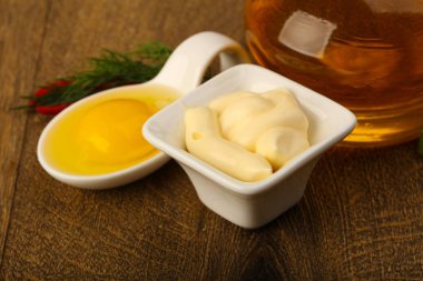 Yumurta ve yağ mayonez 