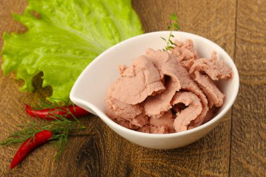 Kabın içinde karaciğer pasta