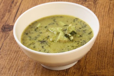 Tay geleneksel yeşil köri