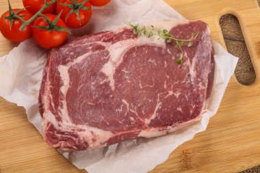 çiğ antrikot biftek