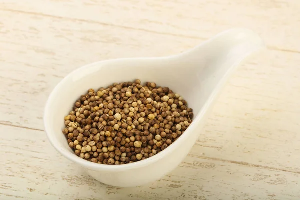 Kabın içinde kişniş tohumu