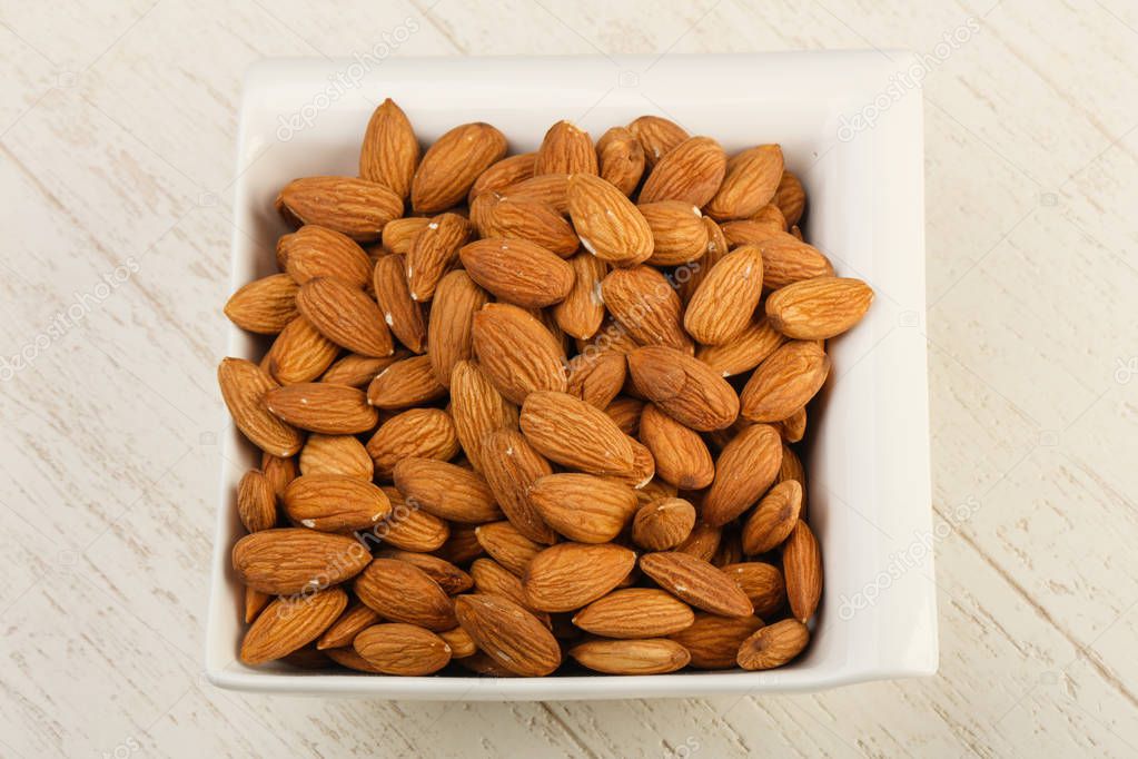 Effective Almond in the bowl