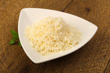 Kabın içinde Hindistan cevizi pul