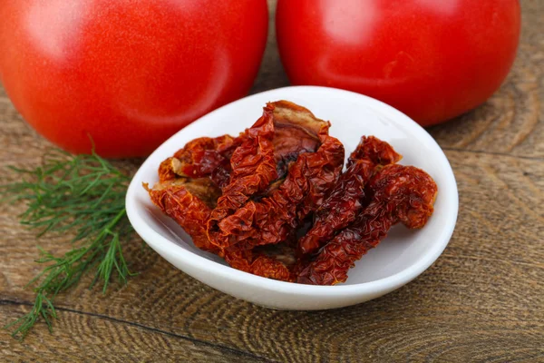 Tomates secos en el bowl —  Fotos de Stock