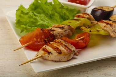 sebze ve tavuk şiş