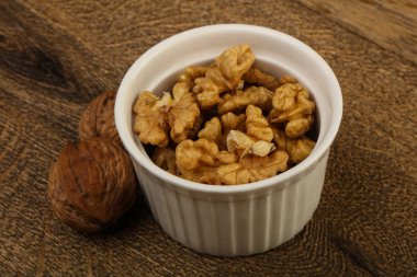 Kabın içinde açık ceviz