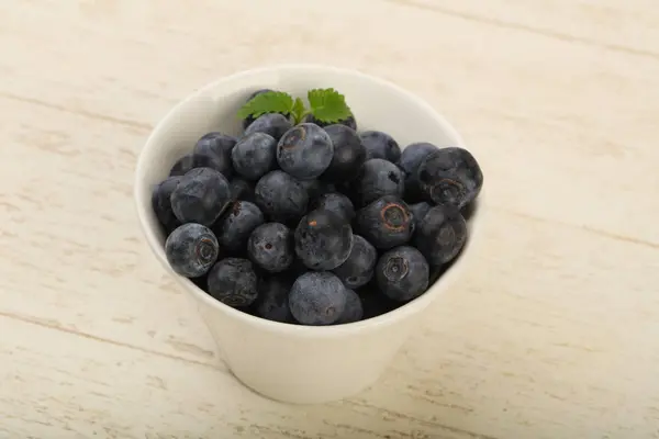 Ripe Blueberry in the bowl — Stock Photo, Image