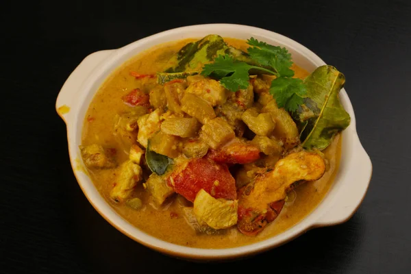 Lezzetli köri tavuk