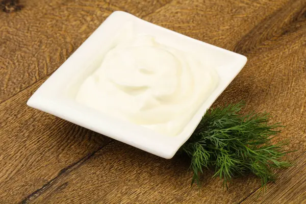 Griekse yoghurt in de kom — Stockfoto