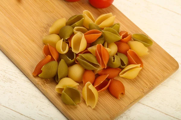 Rohe Pasta an Bord — Stockfoto