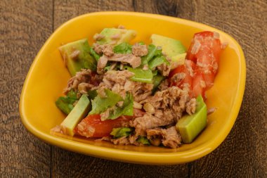 Ton balığı ve Avokado salatası