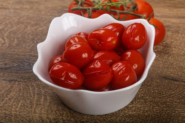 Вишневі помідори квашені — стокове фото