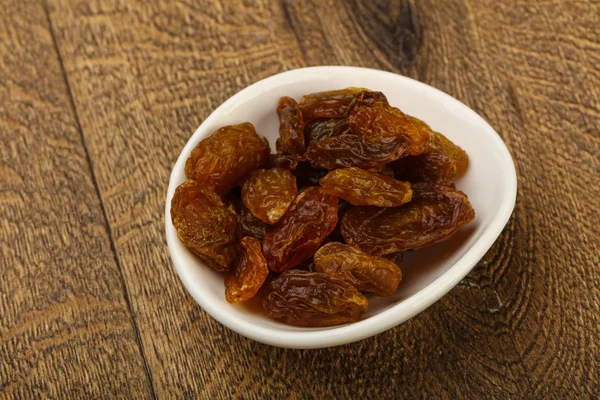 Raisins secs dans le bol — Photo