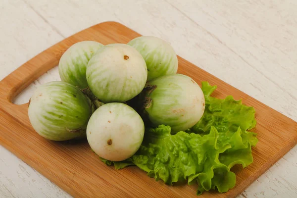 Aziatische ronde aubergine — Stockfoto