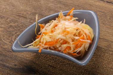 Çiğ lahana turşusu