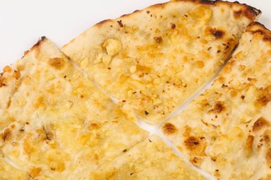 naan peynir ve sarımsak ile