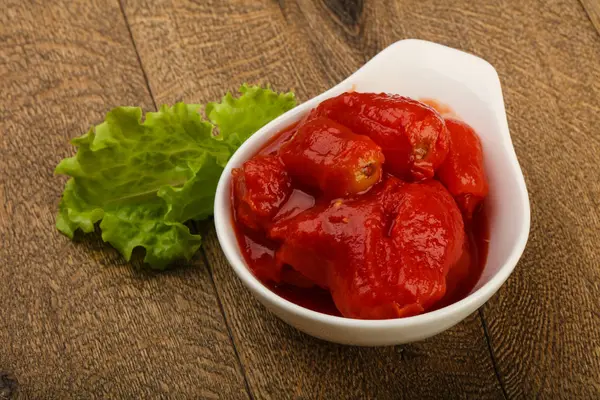 Tomat dikupas dalam mangkuk — Stok Foto