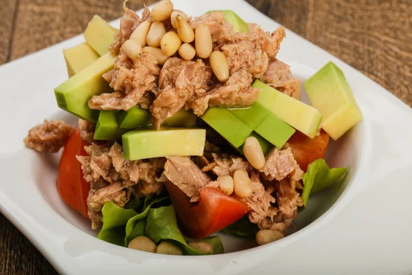 Ton balığı ve Avokado salatası