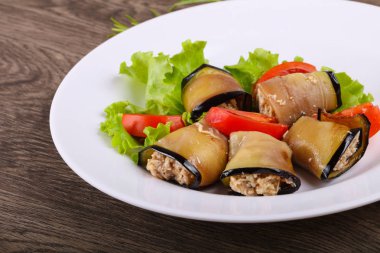 Cevizli patlıcan ruloları