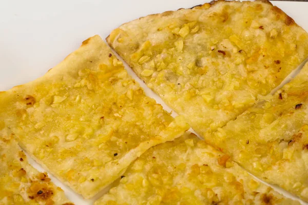Naan cu brânză și usturoi — Fotografie, imagine de stoc