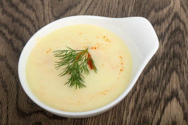Zupa serowa w misce — Zdjęcie stockowe