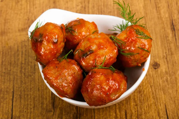 Domates soslu köfte.