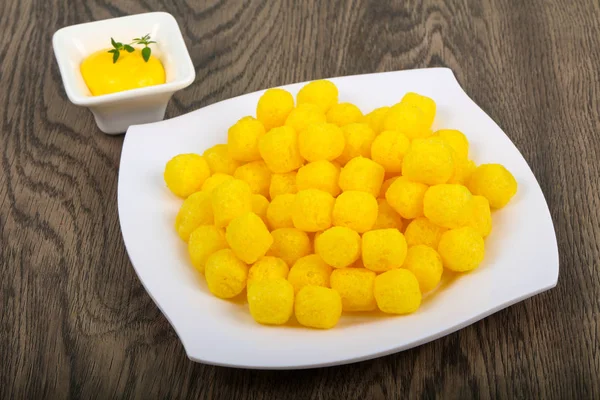 Bolas de maíz con queso —  Fotos de Stock