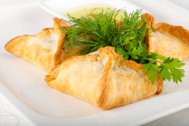 Geleneksel Samosa pasta 